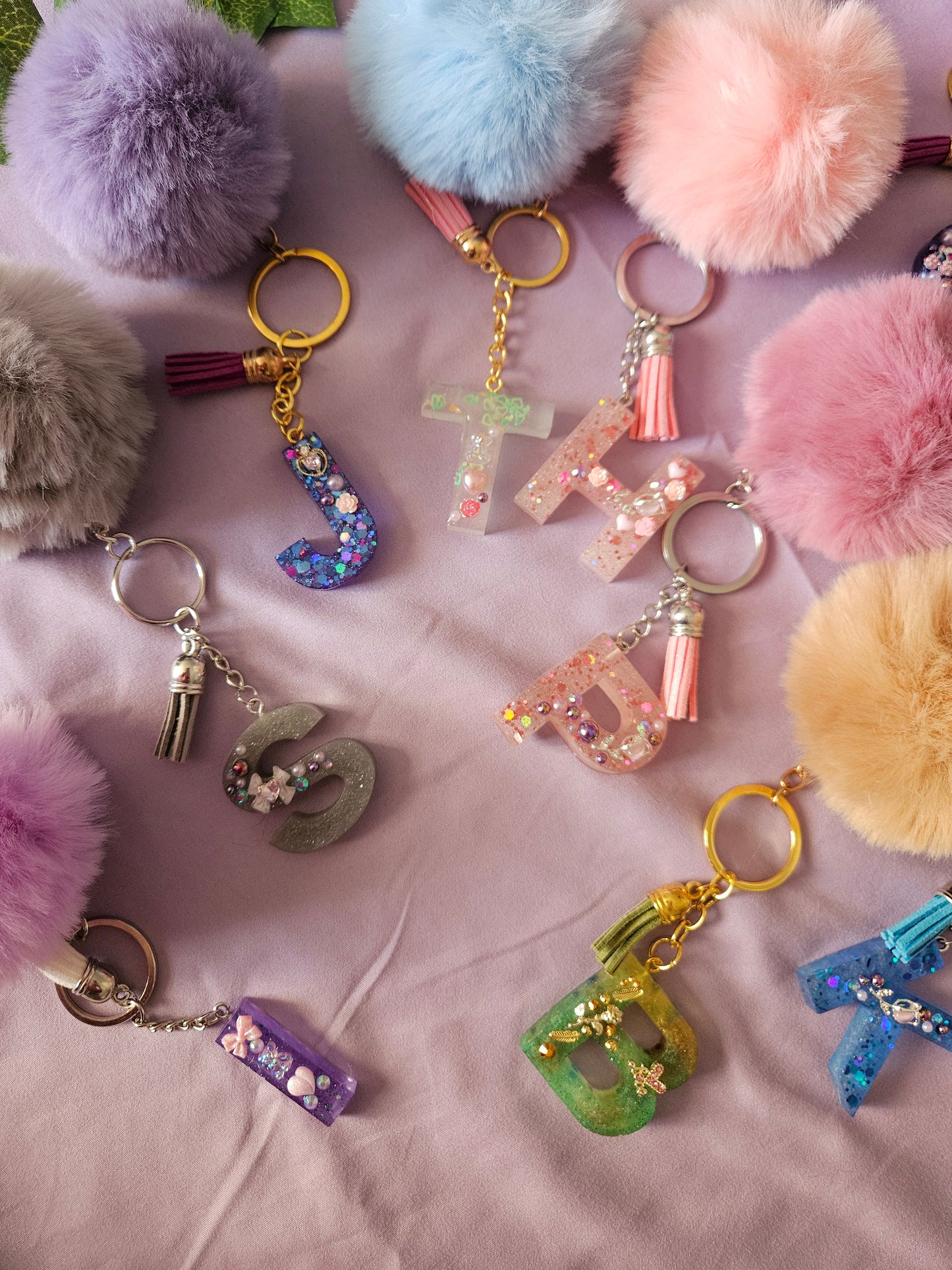 Personalised letter keyring with pom pom/resin embellished alphabet letter bag charm/made to order /bridesmaid party bag gifts/ birthday