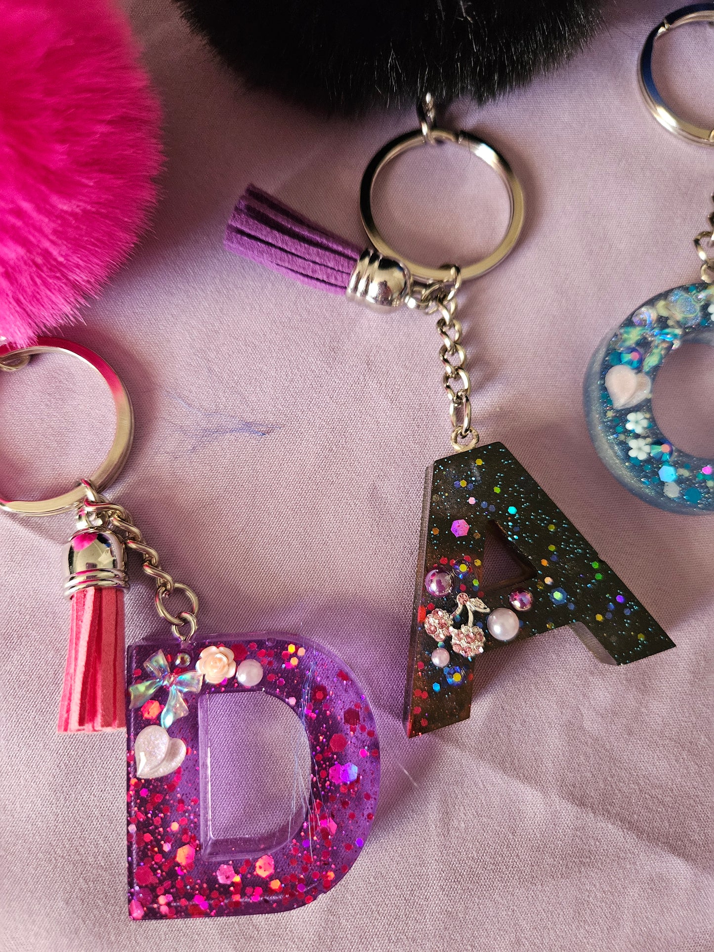 Personalised letter keyring with pom pom/resin embellished alphabet letter bag charm/made to order /bridesmaid party bag gifts/ birthday