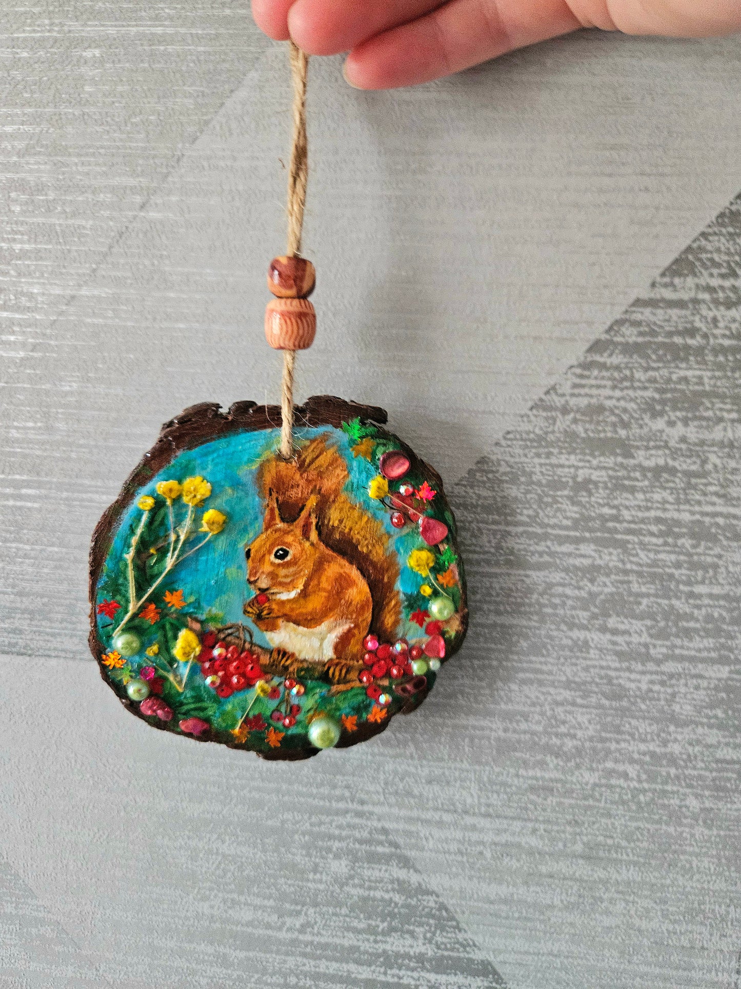 Hand painted Wood Slice/Wood painting/Whimsy red squirrel/ Home Decor/Gift for animal lover/art  Birthday gift for mum dad gran papa