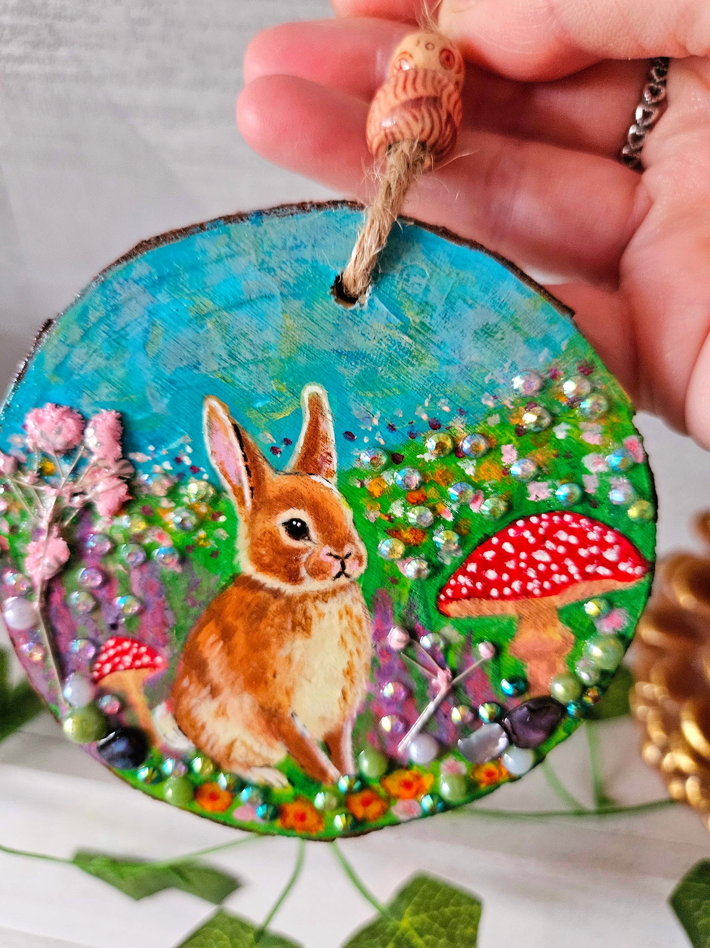 Handpainted wood slice with rabbit & mushroom/Handmade whimsical/summer home decor/Hanging artwork for cosy home/Nursery accessories
