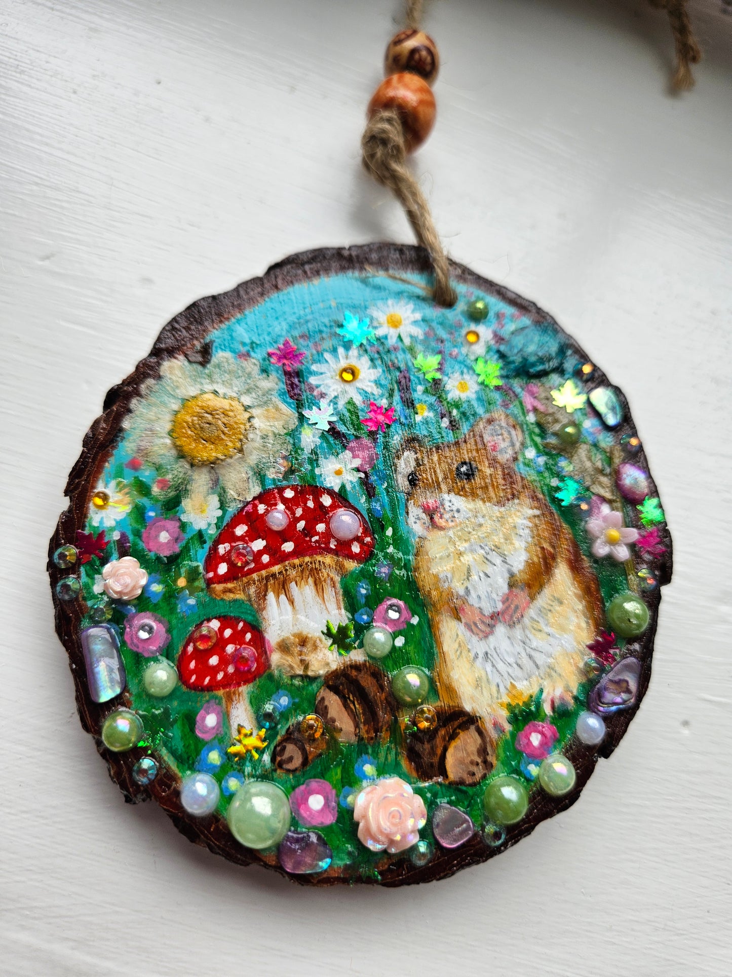 Handpainted Wood Slice of Little Fieldmouse collecting nuts/Handmade whimsical home decor for a cosy home or a unique handmade gift for animal/Whimsy lover.