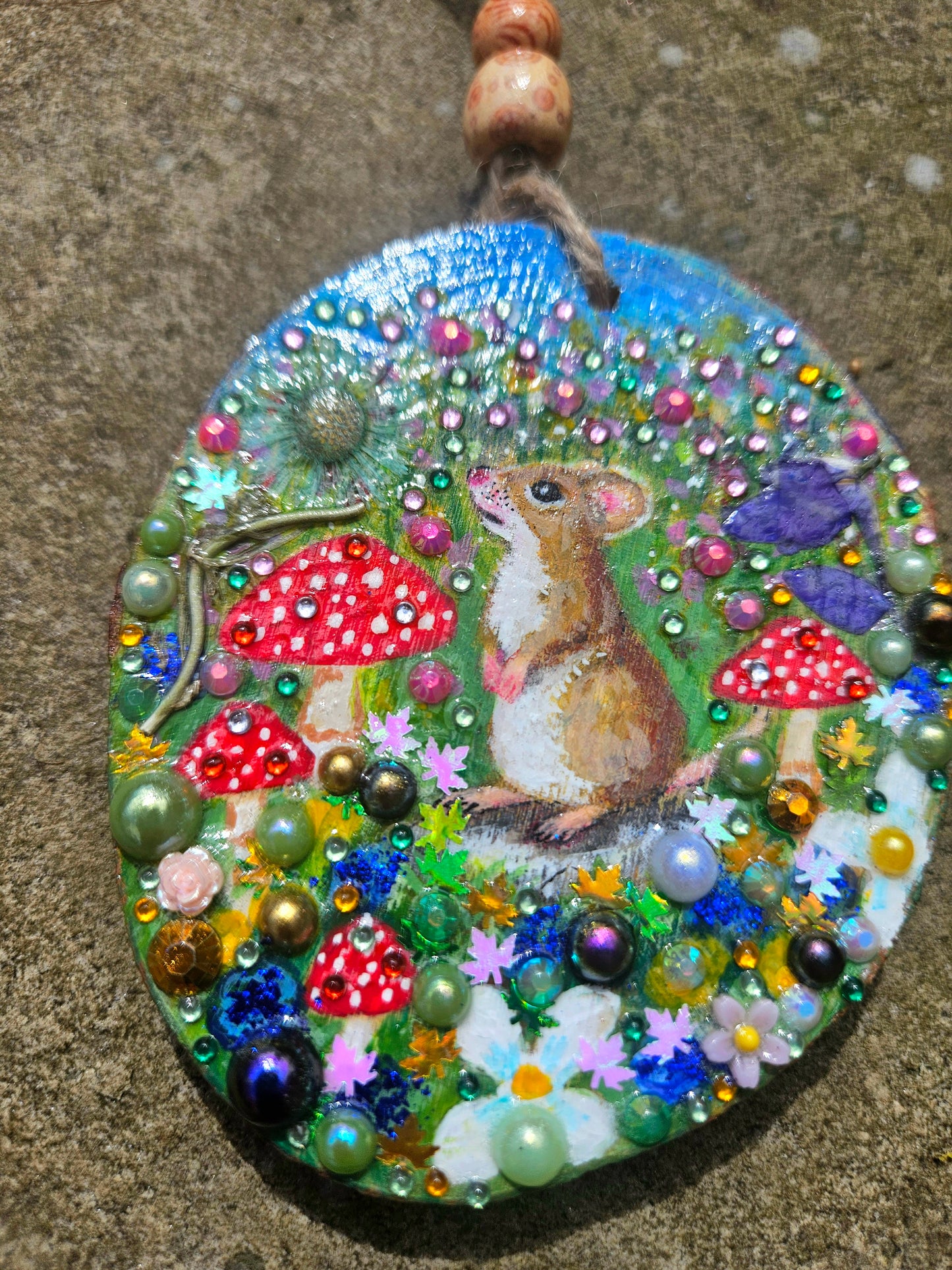 Hand painted little fieldmouse/whimsical handmade home decor/creations/wood slice painting for animal/nature lover