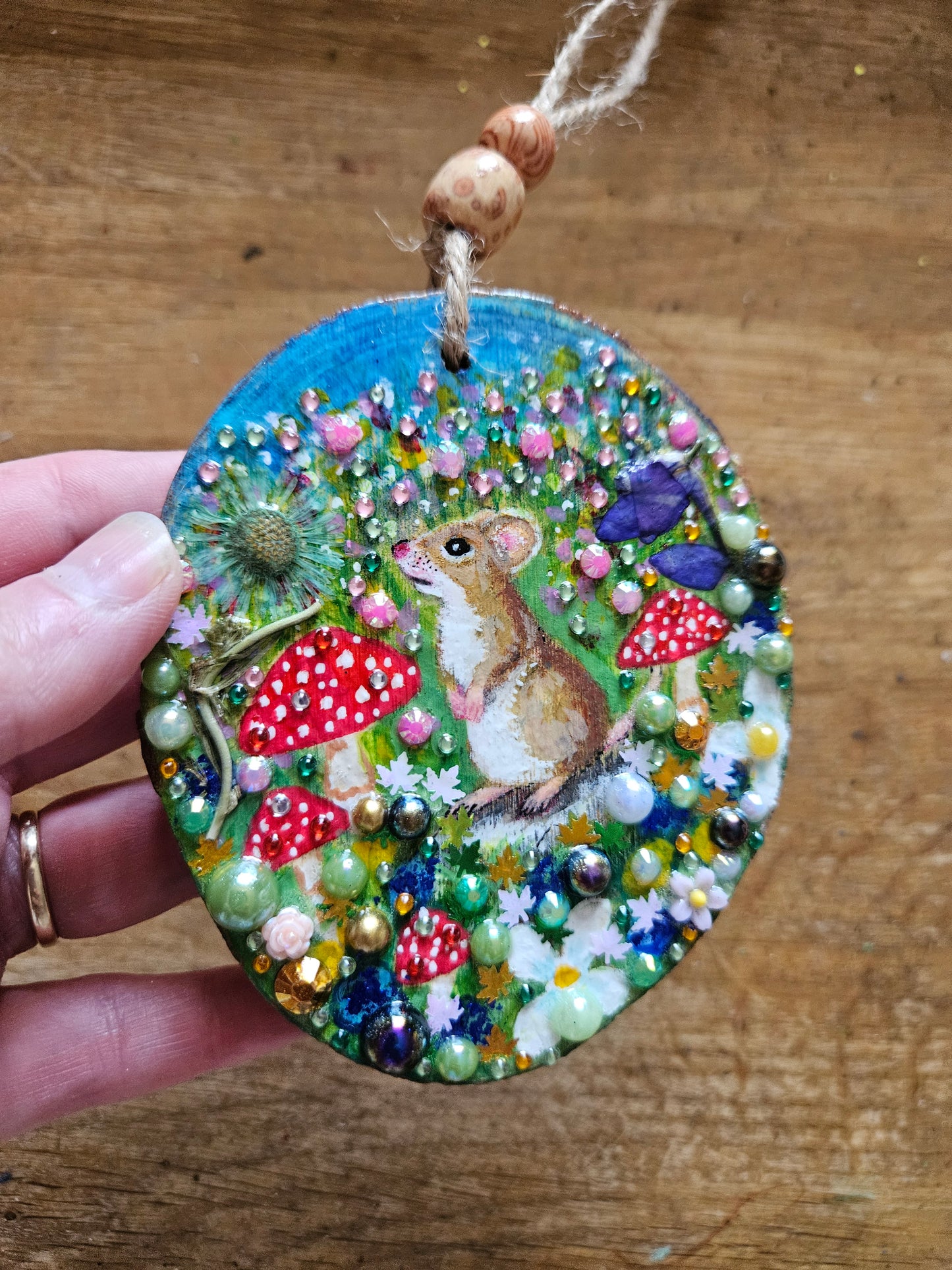 Hand painted little fieldmouse/whimsical handmade home decor/creations/wood slice painting for animal/nature lover