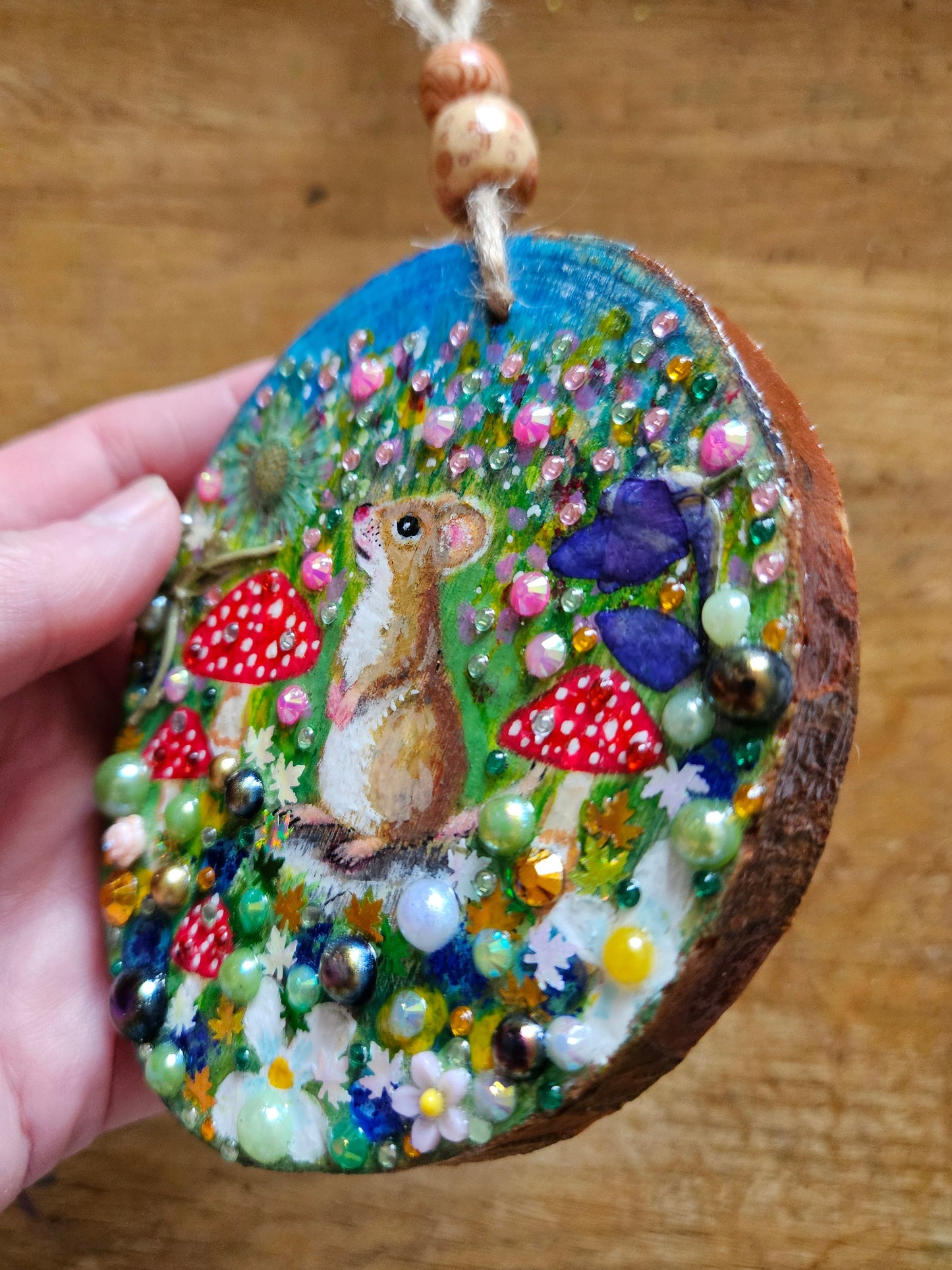 Hand painted little fieldmouse/whimsical handmade home decor/creations/wood slice painting for animal/nature lover