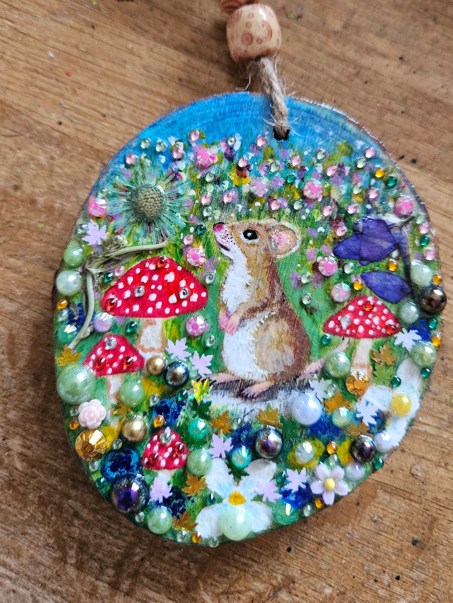 Hand painted little fieldmouse/whimsical handmade home decor/creations/wood slice painting for animal/nature lover