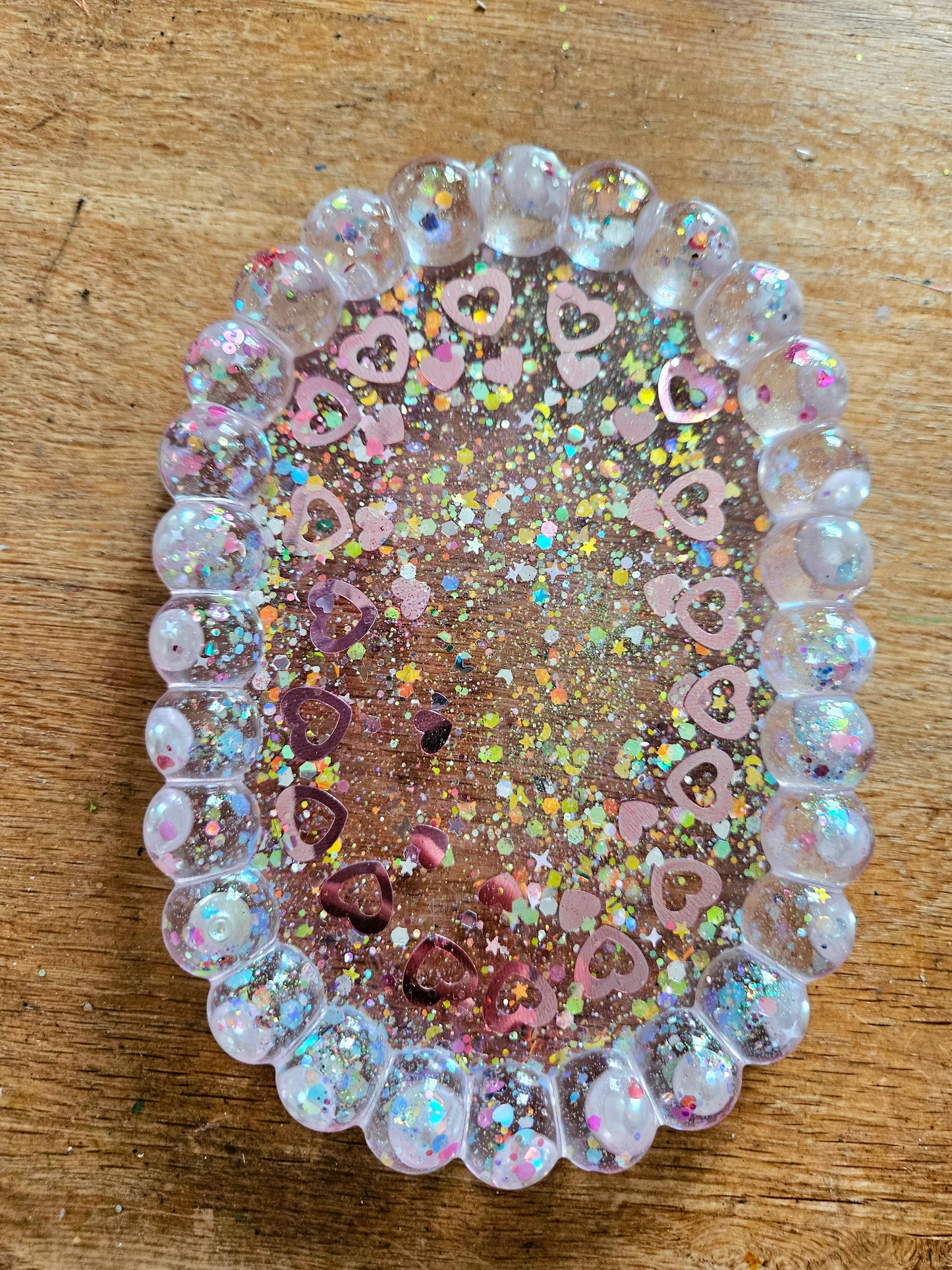 Bubble rim pearl and loveheart tray/Decorative and stylish home decor/Resin jewellery holder/dish/New Home, Anniversay or Birthday Gift