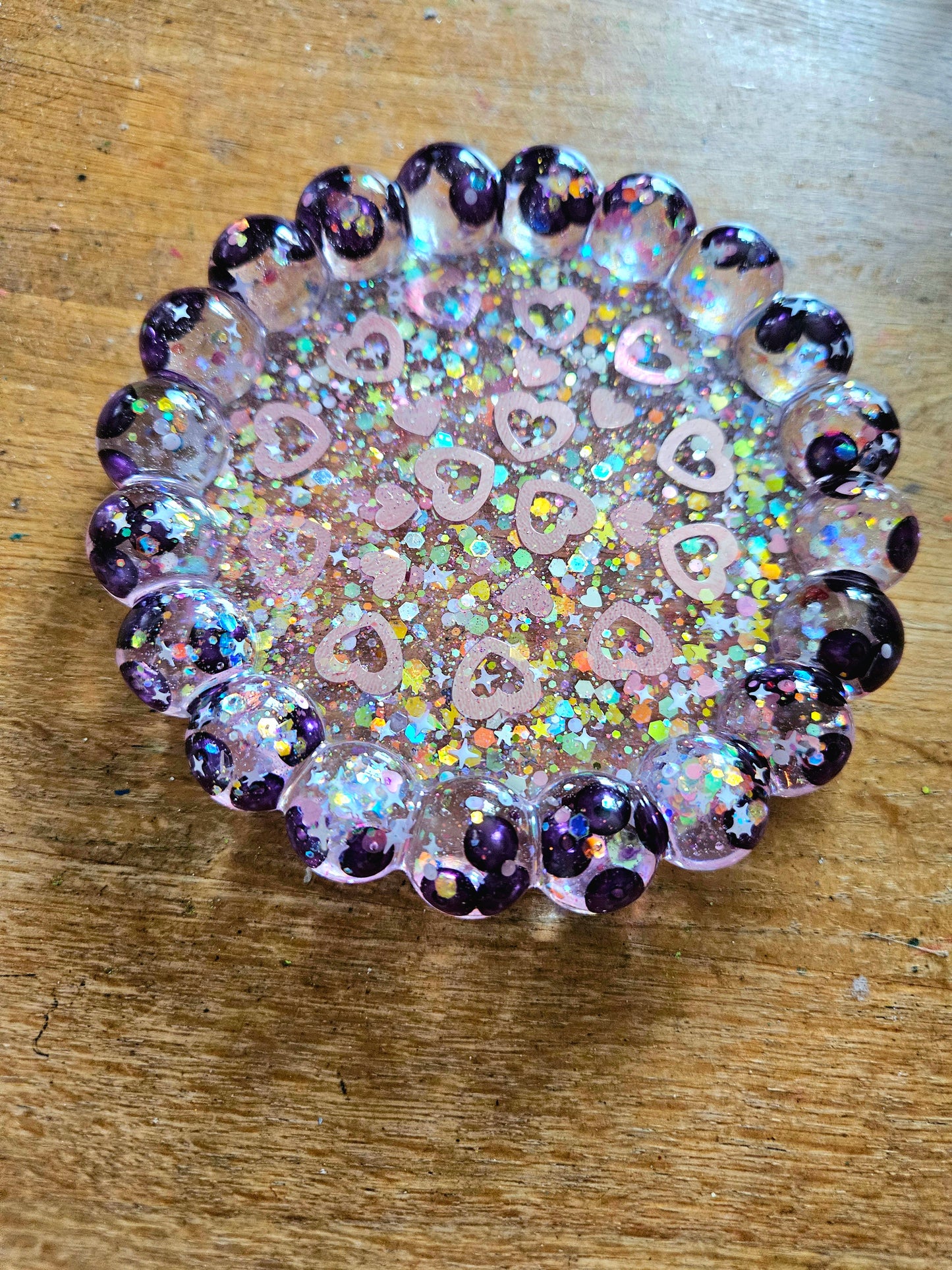 Bubble rim pearl and loveheart trinket dish/Decorative resin coaster or holder/Whimsy home decor/ Anniversay or Birthday Gift