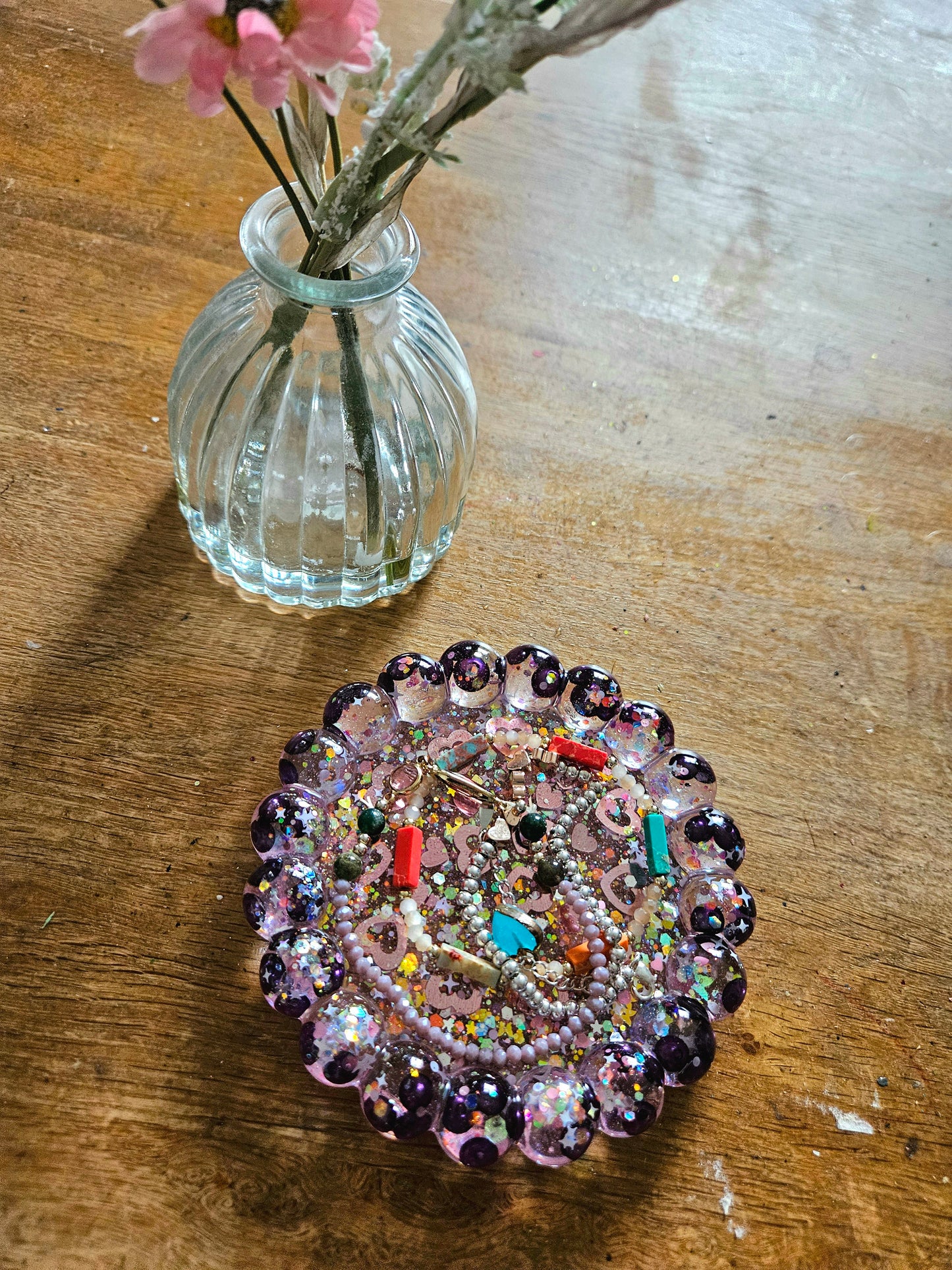 Bubble rim pearl and loveheart trinket dish/Decorative resin coaster or holder/Whimsy home decor/ Anniversay or Birthday Gift