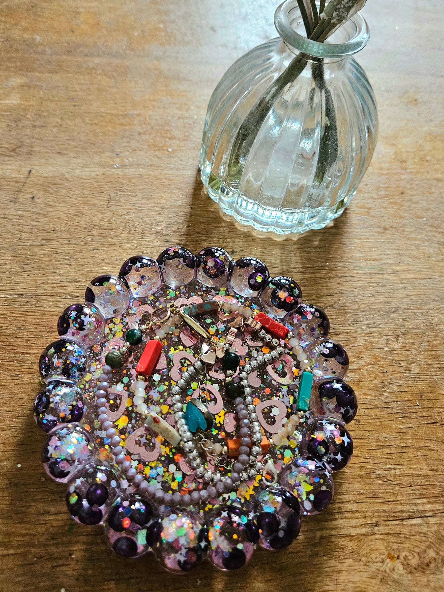 Bubble rim pearl and loveheart trinket dish/Decorative resin coaster or holder/Whimsy home decor/ Anniversay or Birthday Gift
